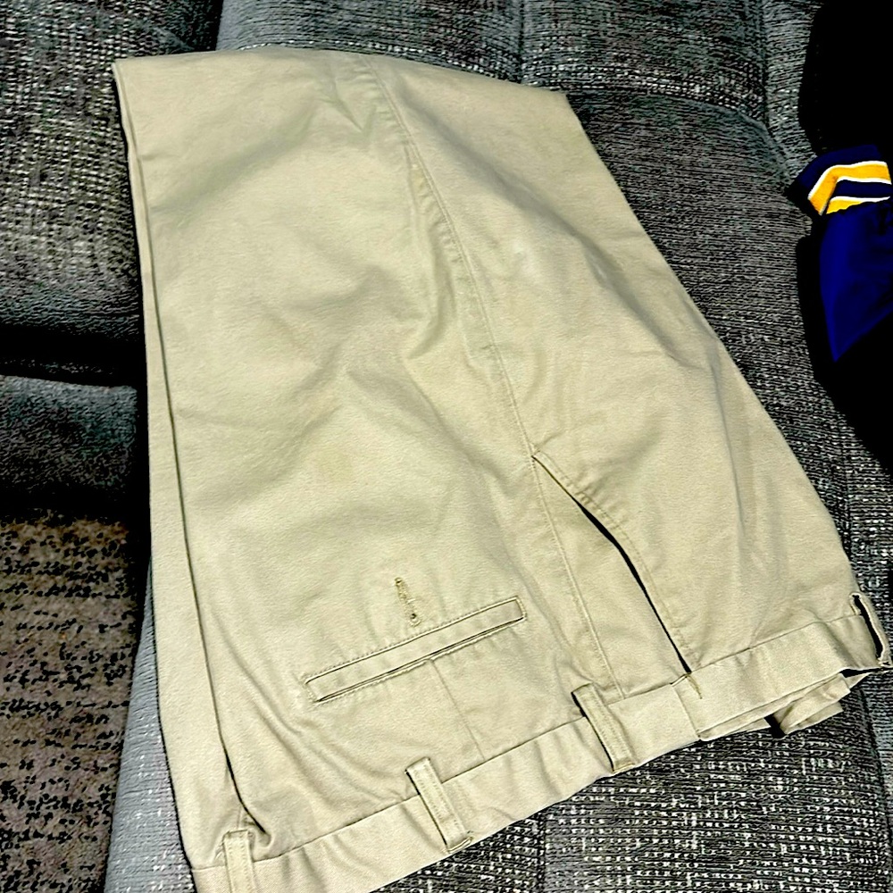 Men’s slightly used khacki pants